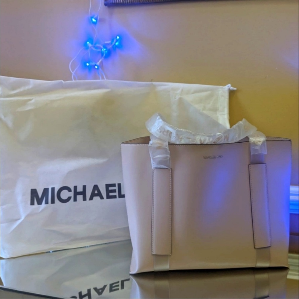 Michael Kors Pink Tote Bag - Picture 3 of 8